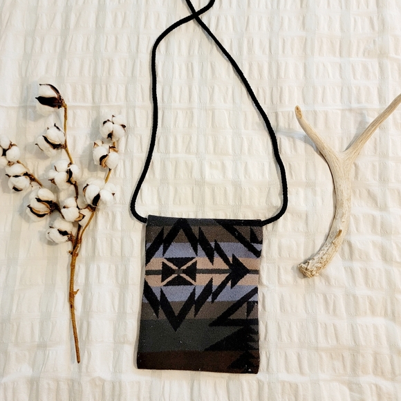 Small wool like cross body bag - Picture 6 of 6